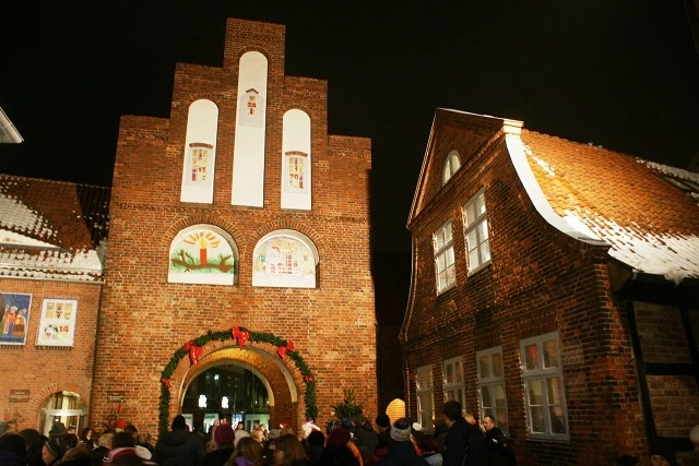 Riesen-Adventskalender Kremper Tor